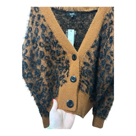 NWT Francesca‘s button‎ up sweater - Picture 4 of 5